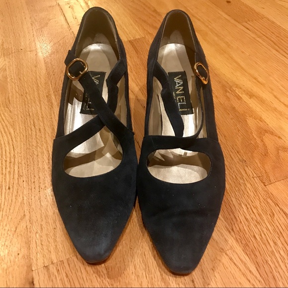 vaneli suede pumps